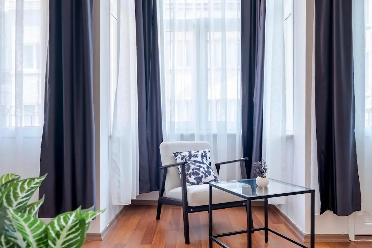 High-Ceiling 3-Bedroom Apartment Istanbul Turkey
