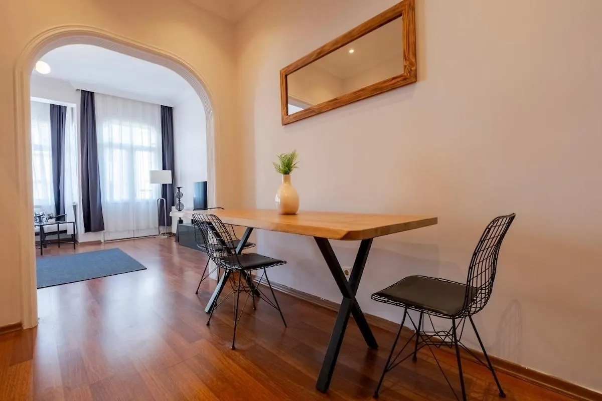 High-Ceiling 3-Bedroom Apartment Istanbul