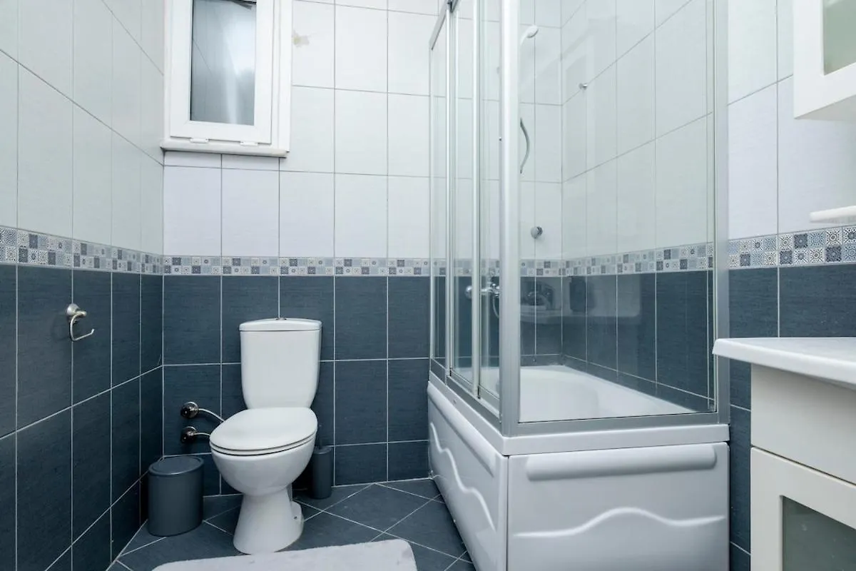 High-Ceiling 3-Bedroom Apartment Istanbul