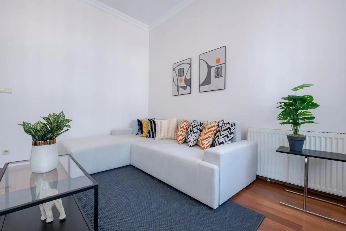 High-Ceiling 3-Bedroom Apartment Istanbul